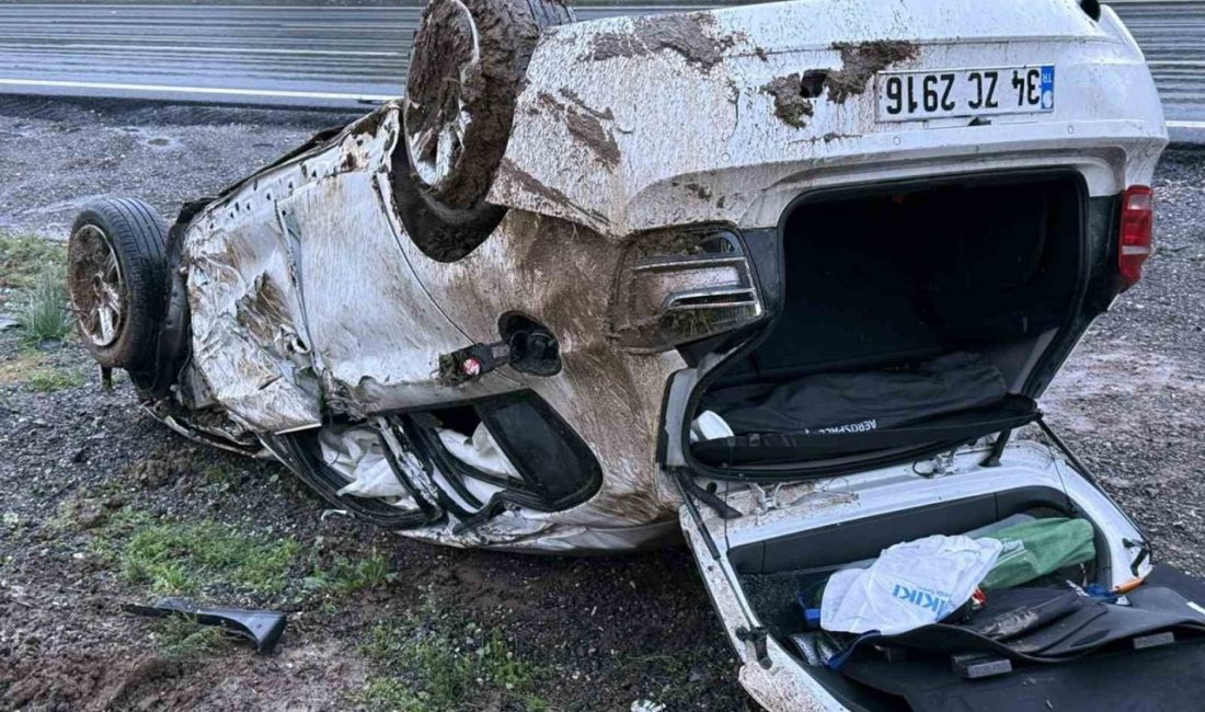 Anadolu Otoyolu Sakarya geçişinde sürücüsünün kontrolünden çıkan otomobil takla atarak