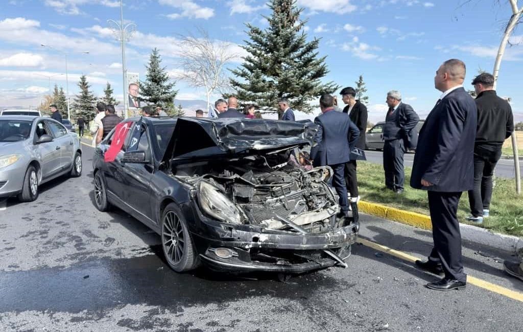 Anahtar Parti Genel Başkanı Yavuz Ağıralioğlu’nun konvoyunda trafik kazası meydana