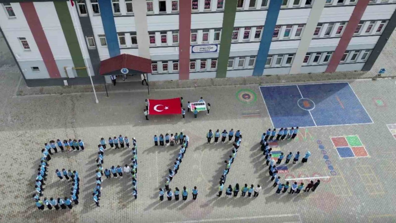 Erzurum’un Aşkale ilçesinde bulunan Hakkı Pınar Ortaokulu öğrencileri, Gazze’de yaşanan