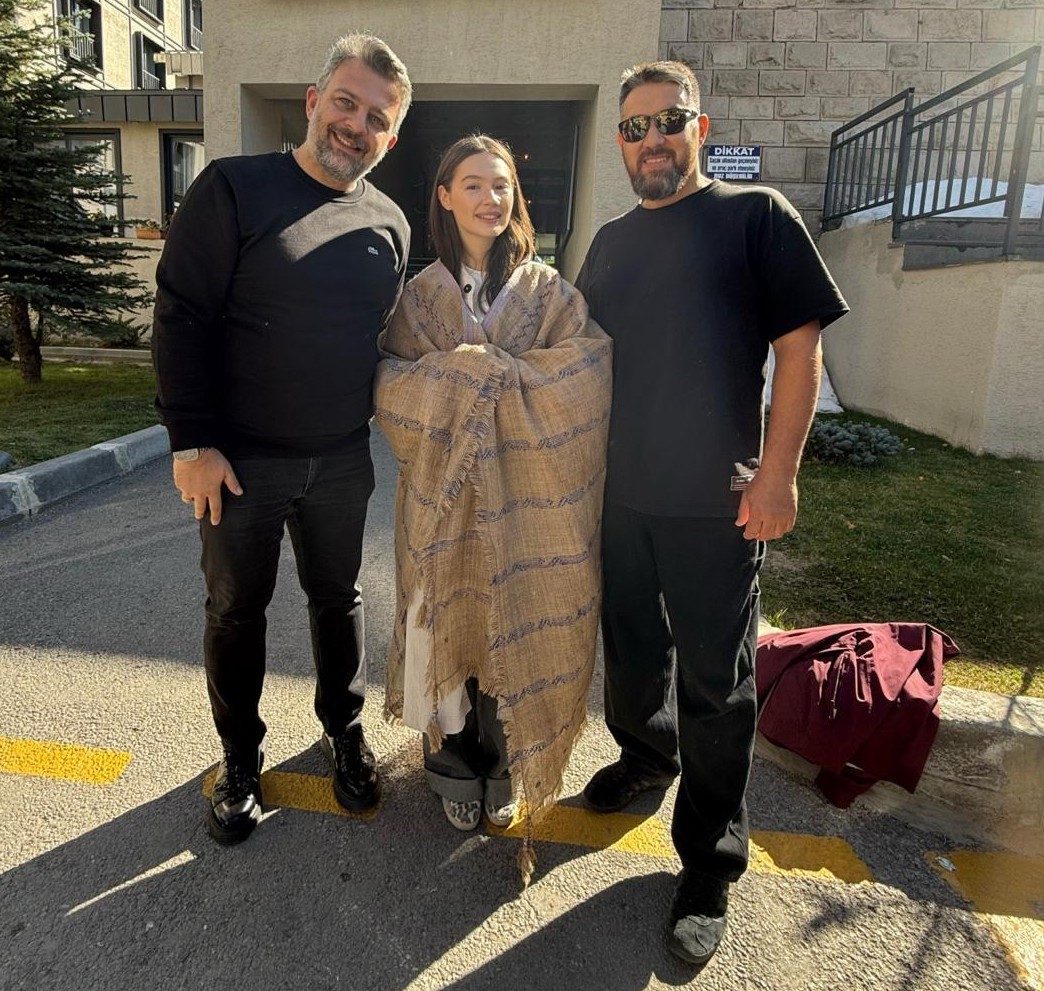 2024 yılında Ufa’da kurulan Rus Başkurtça folk-pop müzik grubu Ay