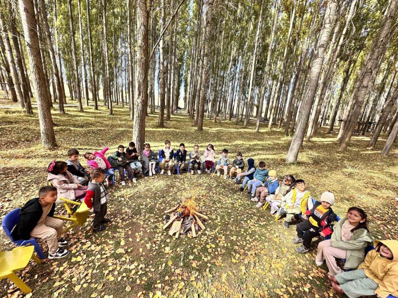Aydıntepe Anaokulu, minik öğrencilerine doğayı tanıma ve sonbaharın değişen yüzünü