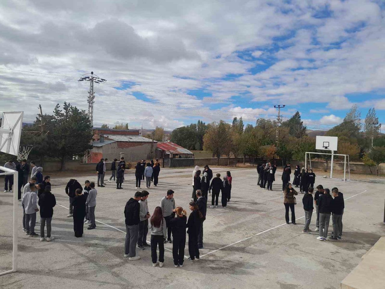 Uluslararası Dünya Afet Risklerini Azaltma Günü kapsamında Aydıntepe’deki tüm okullarda
