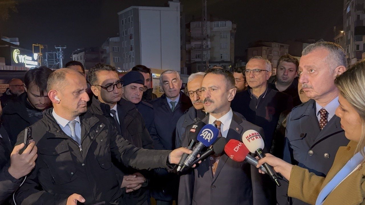 Kocaeli’nin Gebze ilçesinde devrilerek 4 kişiye mezar olan binaya yaklaşık