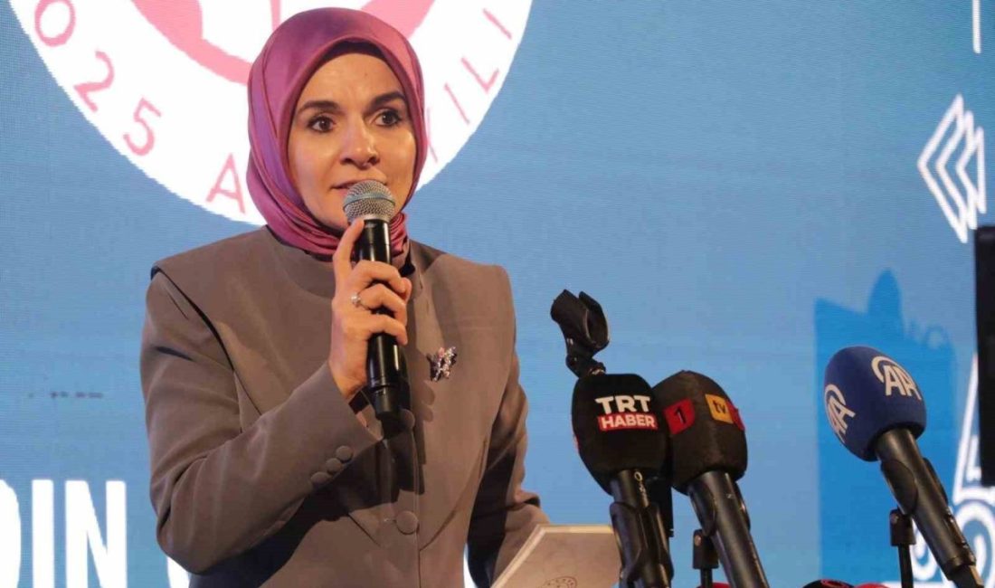 Aile ve Sosyal Hizmetler Bakanı Mahinur Özdemir Göktaş, Kayseri’de katıldığı