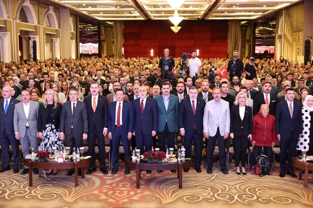 Çalışma ve Sosyal Güvenlik Bakanı Vedat Işıkhan, “İzmir çöp dağlarından