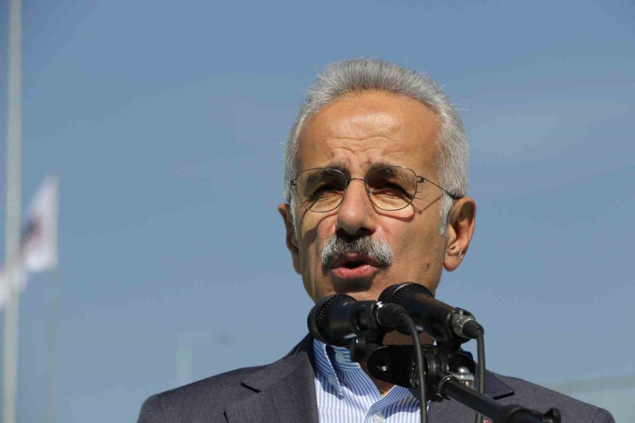 Antalya’da Kepezüstü ve Sanayi Farklı Seviyeli Kavşaklarının açılışı yapıldı. Açılış