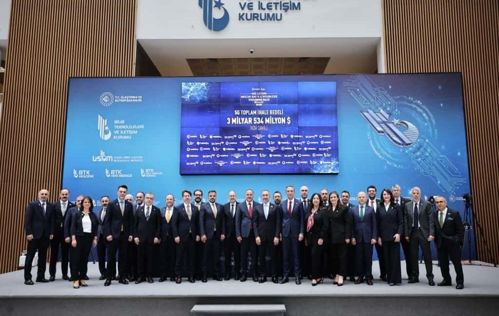 Ulaştırma ve Altyapı Bakanı Abdulkadir Uraloğlu, “Türkiye’yi iletişimde daha da