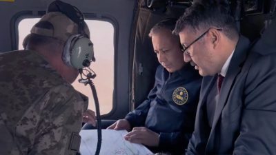 İçişleri Bakanı Ali Yerlikaya, Yüksekova ilçenin Esendere sınırında güvenlik toplantısı