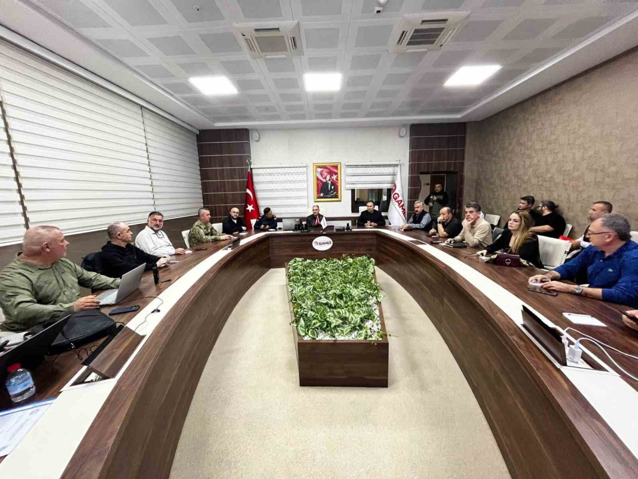 Balıkesir’in Sındırgı ilçesinde meydana gelen ve Manisa’da da hissedilen 6.1