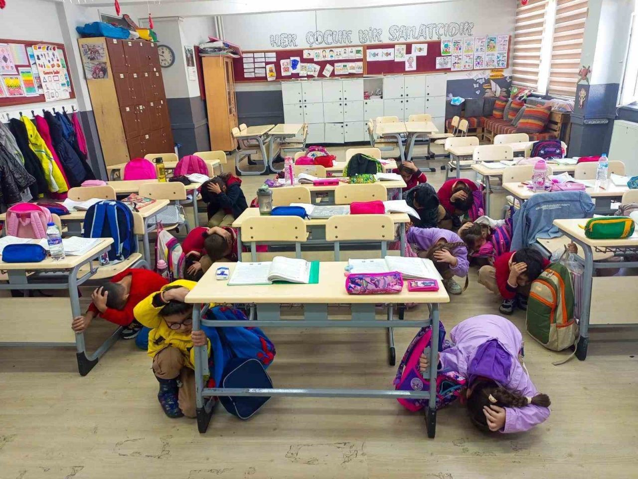 Balıkesir’de, “Yeşil Vatan-Benim Okulum Geleceğe Çare” projesi kapsamında yürütülen Afetler