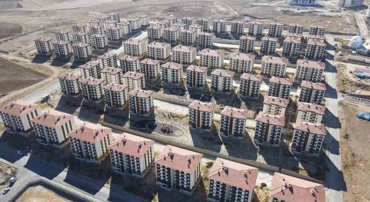 AK Parti Eskişehir İl Başkanı Gürhan Albayrak, Cumhuriyet Halk Partili