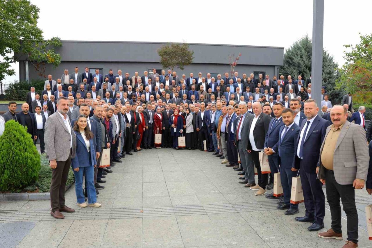 Samsun Büyükşehir Belediyesince düzenlenen “Muhtarlar Günü” programında konuşan Büyükşehir Belediye