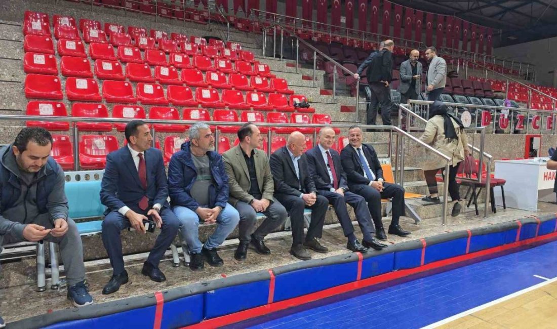 Düzce Belediye Başkanı Faruk Özlü, Türkiye Voleybol Federasyonu (TVF) Erkekler