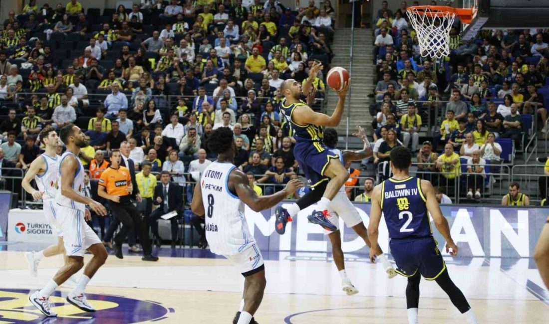 Türkiye Süper Sigorta Basketbol Süper Ligi 2. hafta maçında Fenerbahçe
