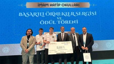 Bayburt Anadolu İmam Hatip Lisesi öğrencileri, atık yağlardan enerji üretme