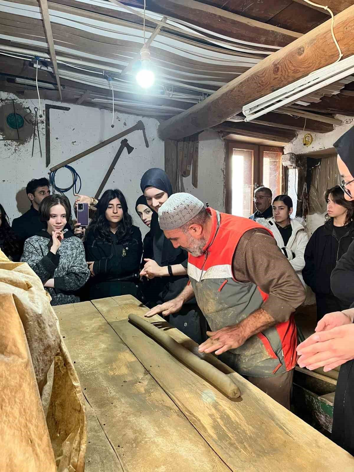 Bayburt Güzel Sanatlar Lisesi (GSL) Resim Bölümü 11’inci ve 12’nci