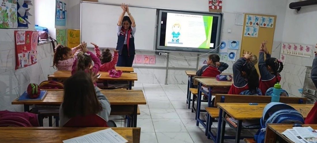 Bayburt İl Tarım ve Orman Müdürlüğü personellerince Yazyurdu İlkokulu öğrencilerine,