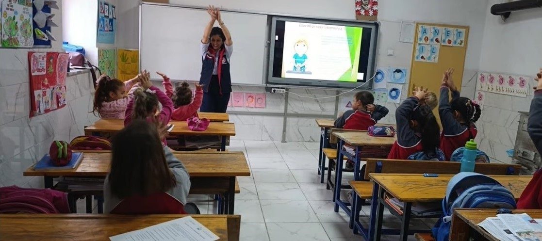 Bayburt İl Tarım ve Orman Müdürlüğü personellerince Yazyurdu İlkokulu öğrencilerine,