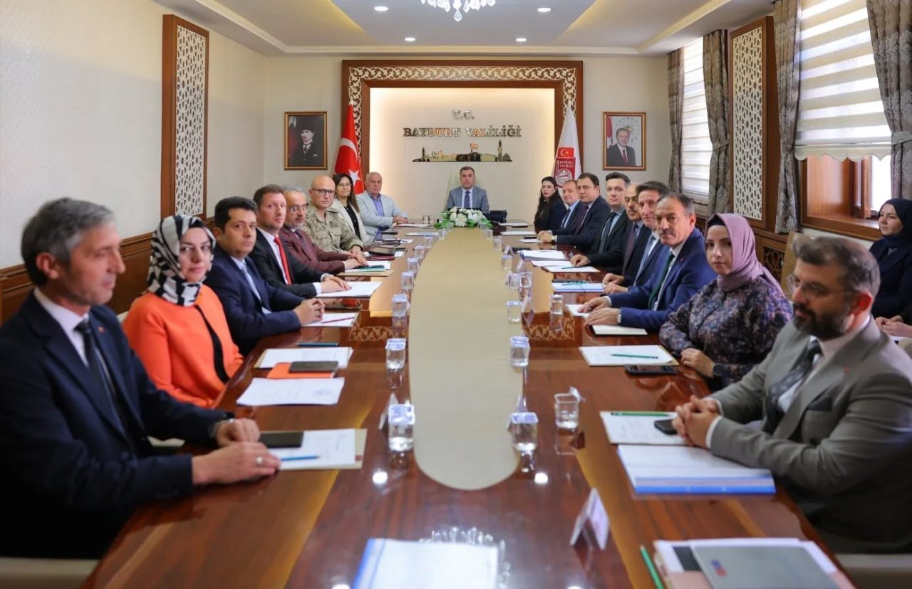 Bayburt Valisi Mustafa Eldivan başkanlığında, Kadına Yönelik Şiddetle Mücadele İl