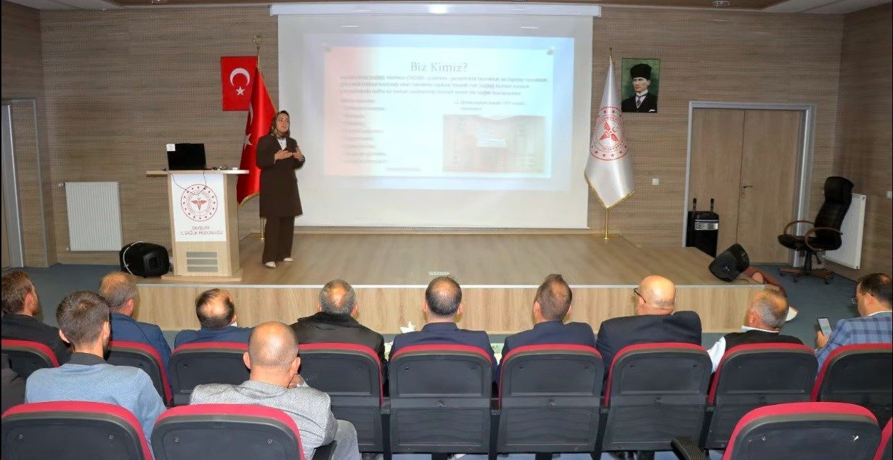 Bayburt İl Sağlık Müdürlüğü tarafından muhtarlara ‘Ruh Sağlığı Hastalıklarında Damgalamayla