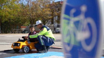 Bayburt İl Jandarma Komutanlığı Trafik Kısım Amirliği ekiplerince, Maden İlkokulu