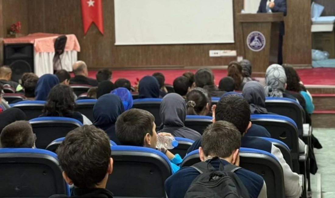 Bayburt İl Müftülüğü, Mevlid-i Nebi Haftası etkinlikleri kapsamında okullarda konferanslar