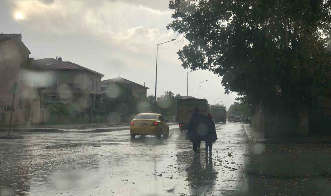 Bayburt kent merkezinde aralıklı sağanak yağış yüksek kesimlerde kar yağışı