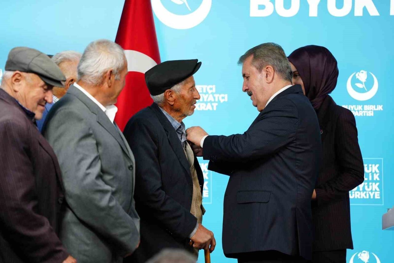 Büyük Birlik Partisi (BBP) Genel Başkanı Mustafa Destici, KKTC’deki cumhurbaşkanlığı