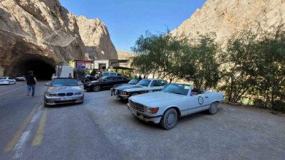 Bakü’den yola çıkan 27 klasik araçlık Belçikalı turist kafilesi, Erzincan’ın