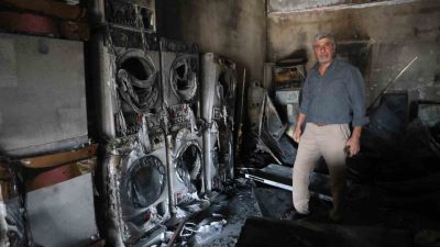 Hatay’da esnaf Mithat Uslu’ya ait beyaz eşya bayisinde çıkan yangında