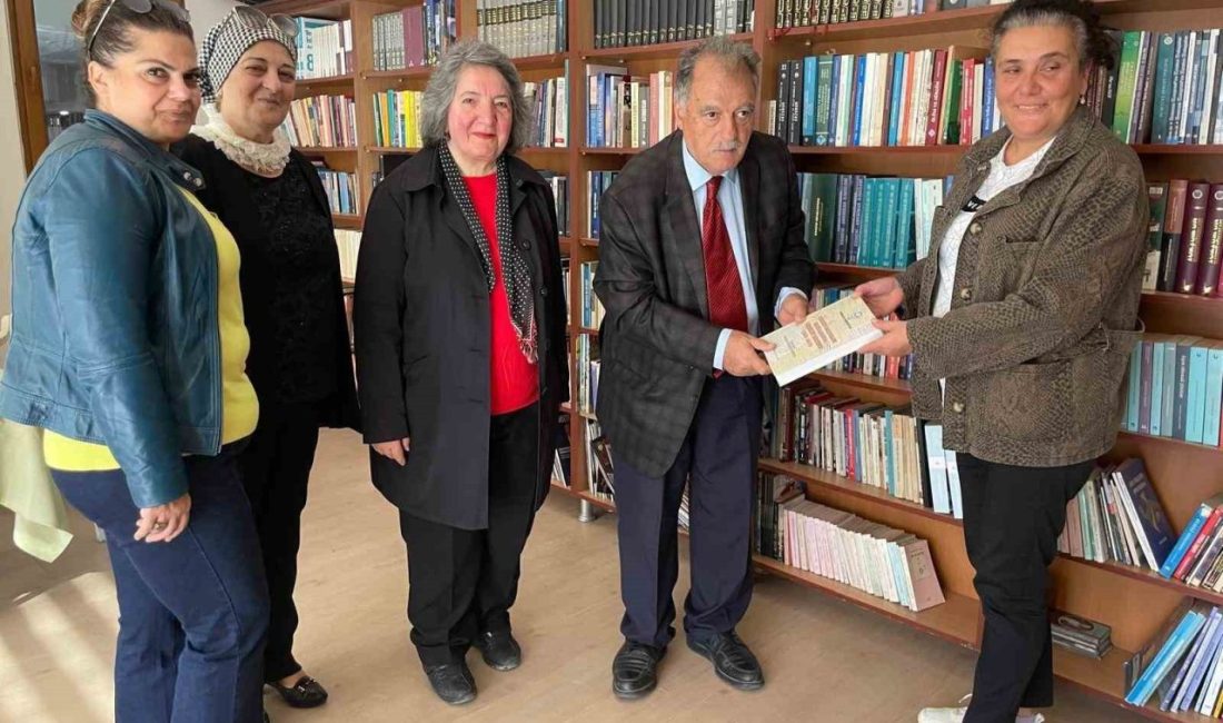Ünlü tarihçi ve akademisyen Prof. Dr. Erol Kürkçüoğlu, şahsi arşivinde