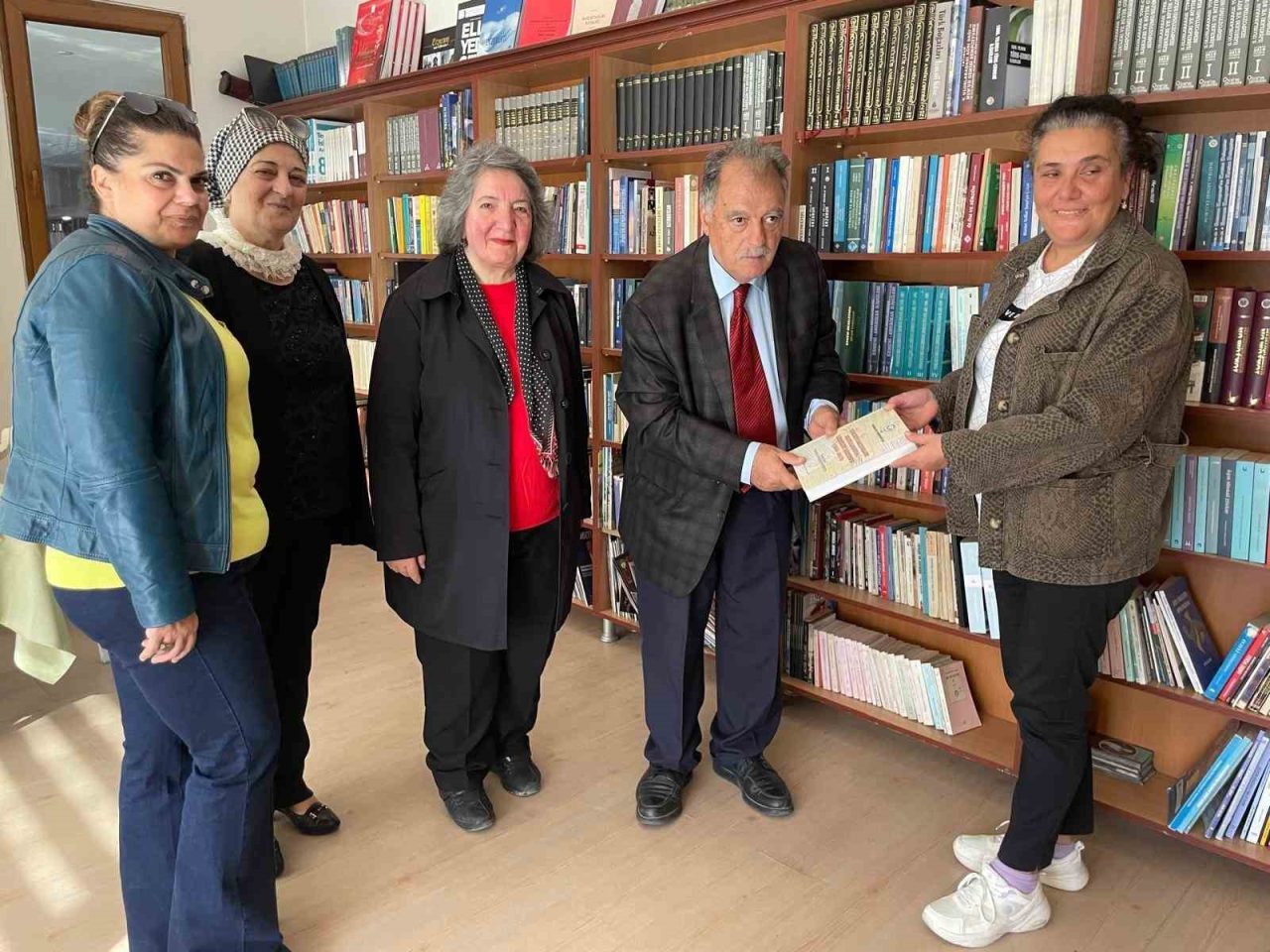 Ünlü tarihçi ve akademisyen Prof. Dr. Erol Kürkçüoğlu, şahsi arşivinde