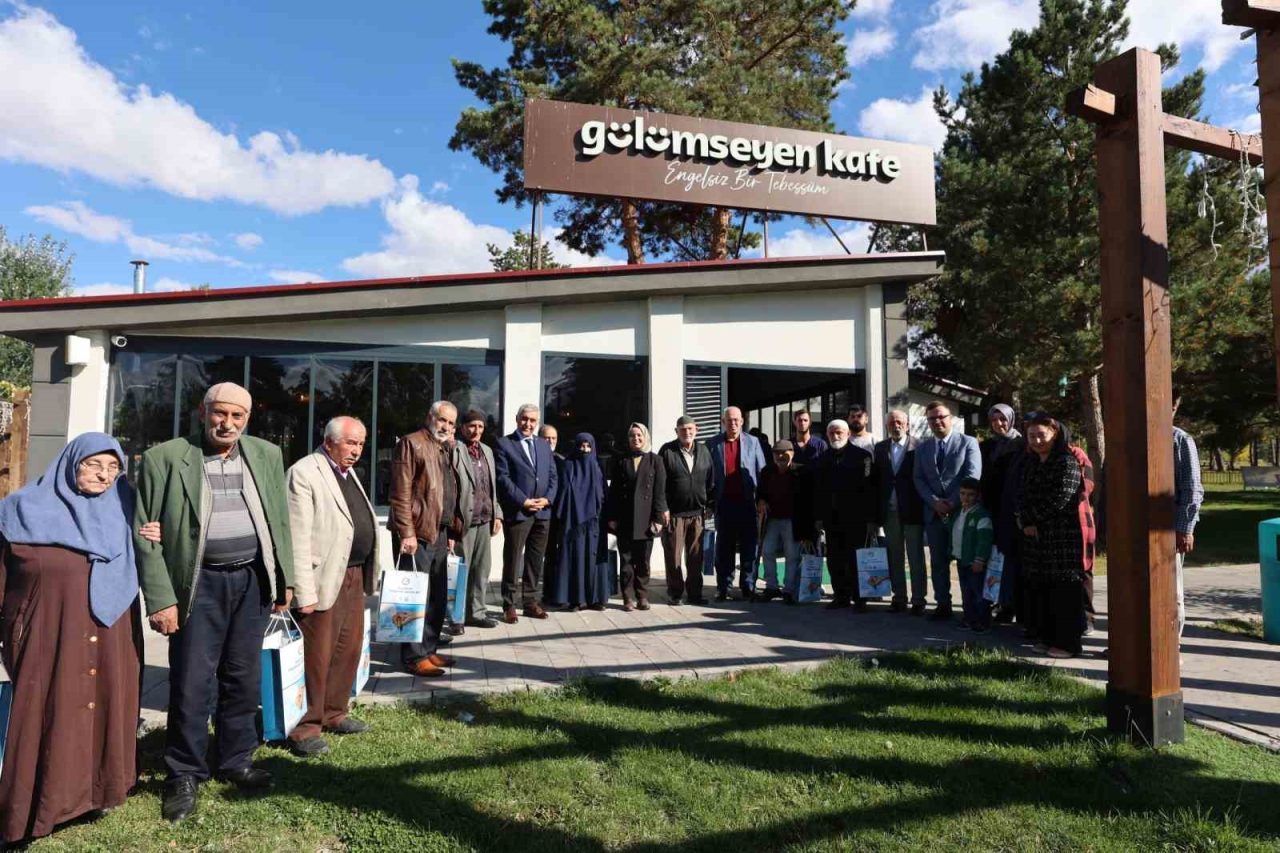 Erzurum Büyükşehir Belediyesi, 65 yaş üstü büyükleri bir araya getiren