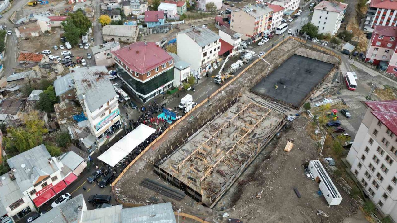 Erzurum Büyükşehir Belediyesi Aşkale ilçesinde gerçekleştirdiği yatırımların açılışlarını yaptı, yeni