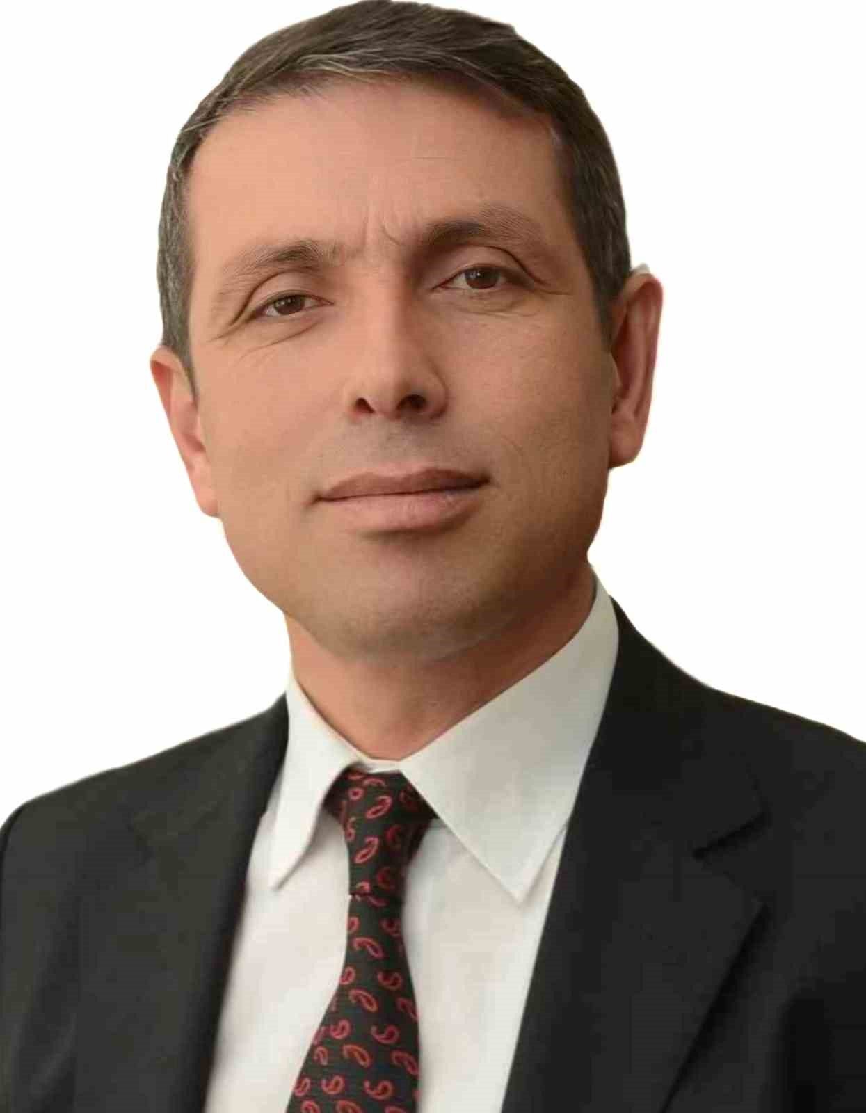 Demokrat Eğitimciler Sendikası Genel Başkanı İshak Çelebi, zorunlu eğitim süresine