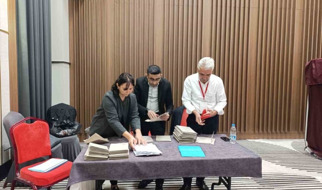 Cumhuriyet Halk Partisi’nin (CHP) gergin geçen İl Başkanlığı Kongresi’nde yeni