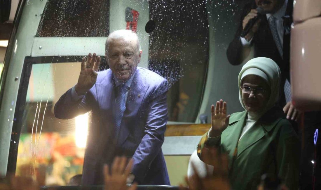 Cumhurbaşkanı Recep Tayyip Erdoğan, çeşitli programlara katılmak için memleketi Rize’ye