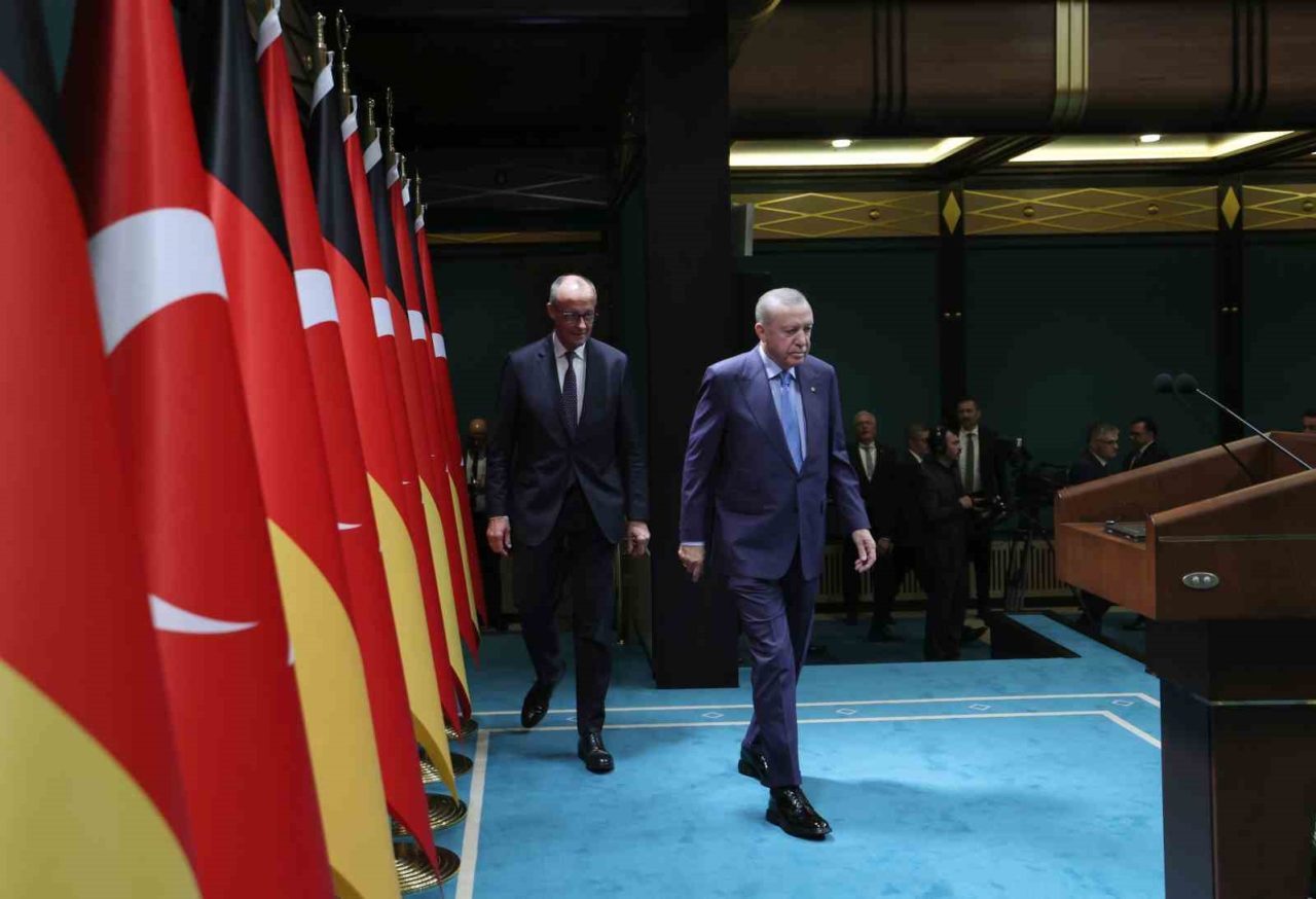 Cumhurbaşkanı Recep Tayyip Erdoğan, Almanya Başbakanı Friedrich Merz’in “İsrail kendini