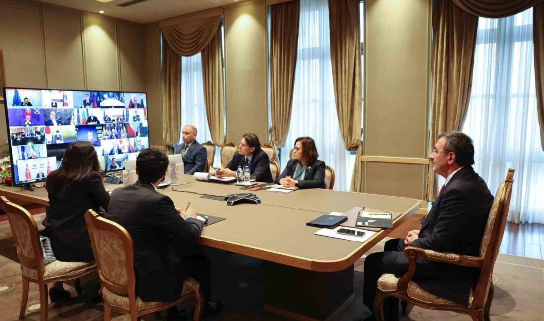 Cumhurbaşkanı Yardımcısı Cevdet Yılmaz, Cumhurbaşkanı Recep Tayyip Erdoğan’ı temsilen Ukrayna