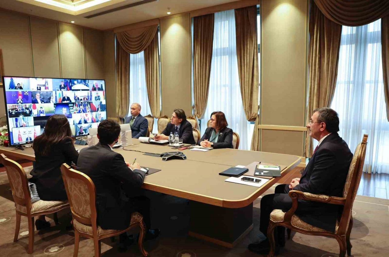 Cumhurbaşkanı Yardımcısı Cevdet Yılmaz, Cumhurbaşkanı Recep Tayyip Erdoğan’ı temsilen Ukrayna