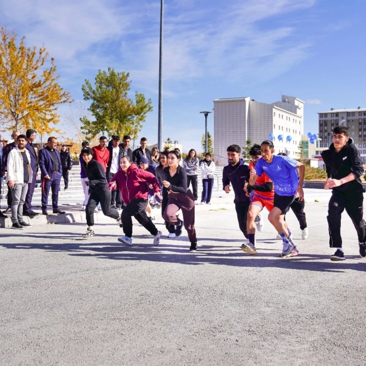 29 Ekim Cumhuriyet Bayramı etkinlikleri kapsamında düzenlenen Cumhuriyet Koşusu, gençlerin
