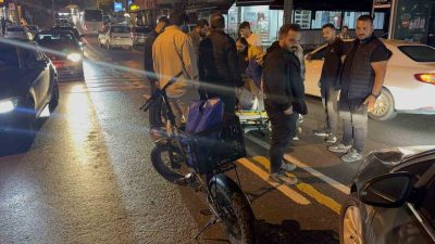 Kocaeli’nin Darıca ilçesinde otomobil ile elektrikli bisikletin çarpışması sonucu 1