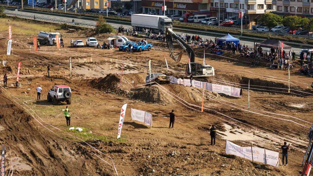 Trabzon’da deniz kenarında kurulan pistte gerçekleşen Off-Road Festivali nefesleri kesti.