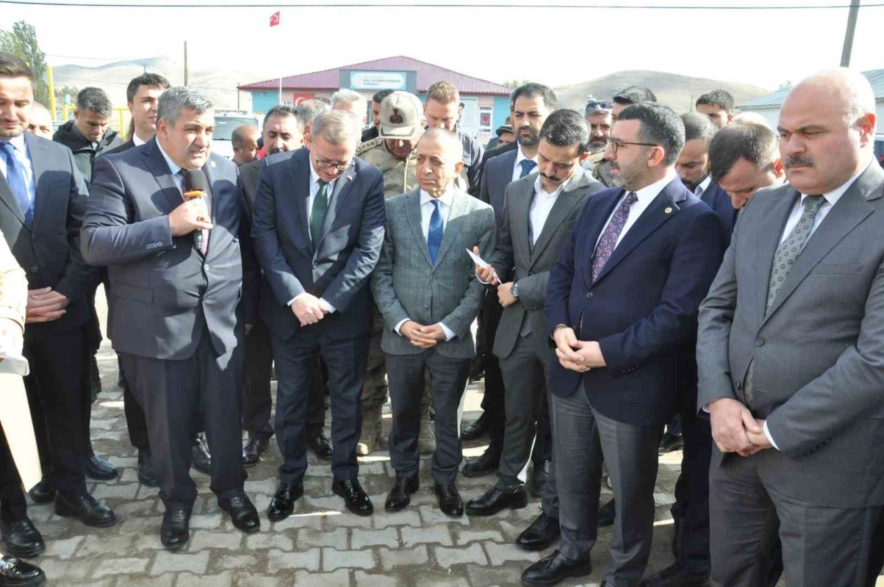 KARS (İHA) – Hayırsever iş insanı kendi köyüne yaptığı Aile