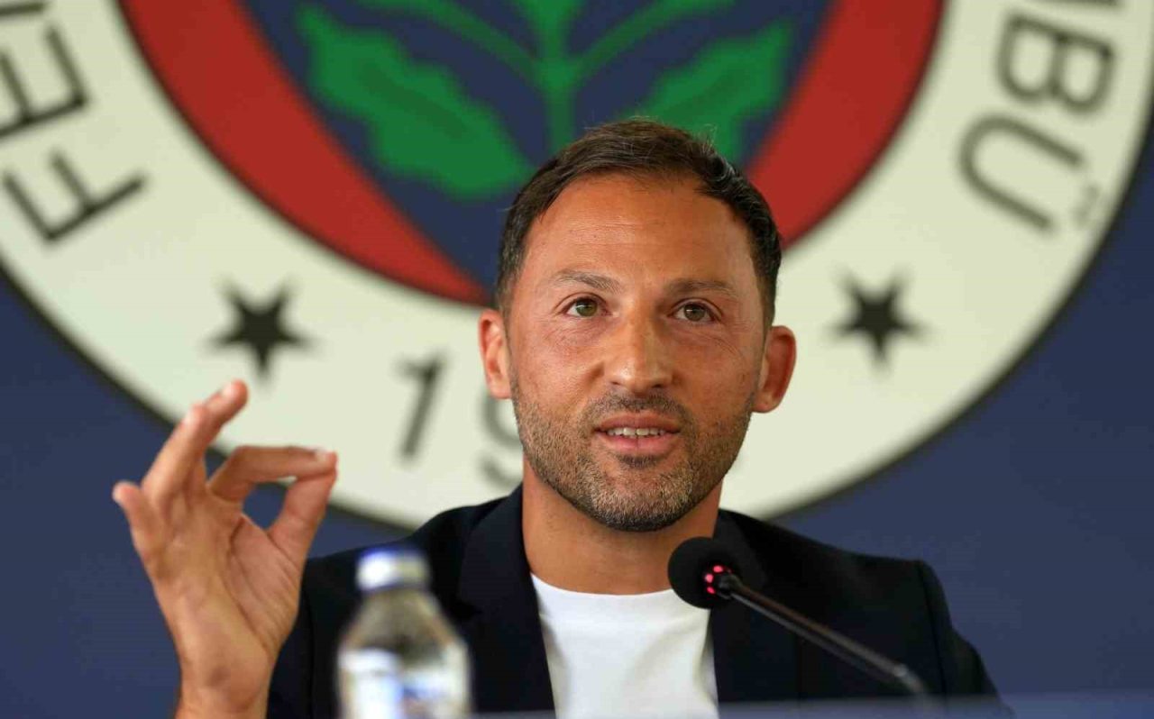 Fenerbahçe Teknik Direktörü Domenico Tedesco, Beşiktaş maçıyla birlikte sarı-lacivertlilerin başında