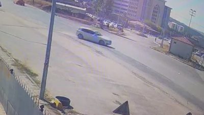 Sivas’ta bir otomobil sürücüsü trafik güvenliğini tehlikeye düşürerek drift attı.