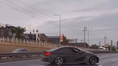 Kocaeli’de düğün konvoyunda plakasını kapatıp araçla drift yapan sürücüye 52