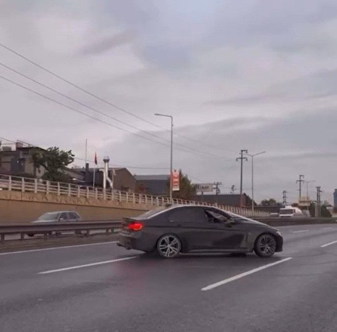 Kocaeli’de düğün konvoyunda plakasını kapatıp araçla drift yapan sürücüye 52