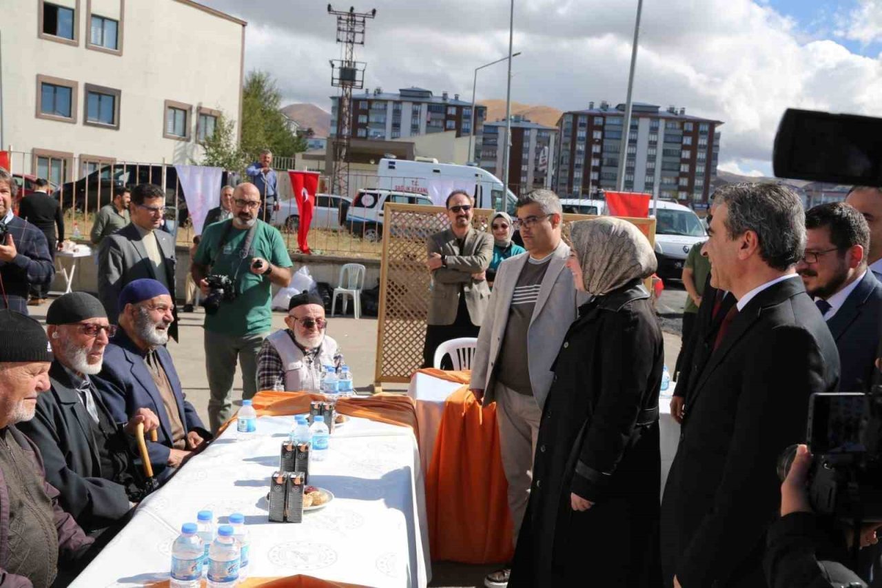Erzurum’da 1 Ekim Dünya Yaşlılar Günü kapsamında anlamlı bir etkinlik