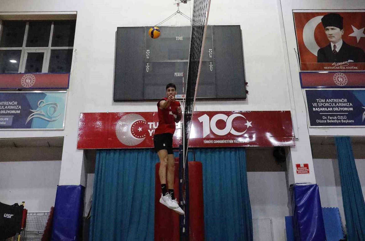 Türkiye Voleybol Federasyonu Erkekler 1. Ligi’nde mücadele eden Düzce Belediyesi